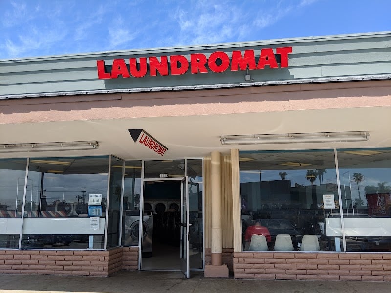 Surfside Laundromat - Laundromat in CA 92054