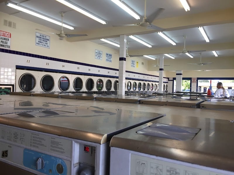 Swifty Laundromat - Laundromat in FL 33020
