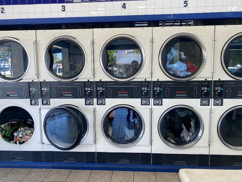 Swifty Laundromat - Laundromat in FL 33009