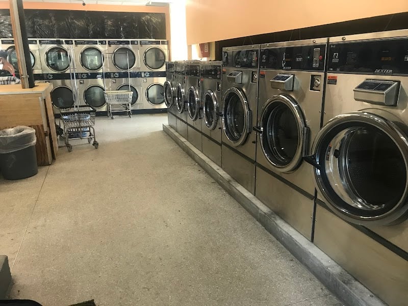 Tangerine Wash House - Laundromat in FL 33712