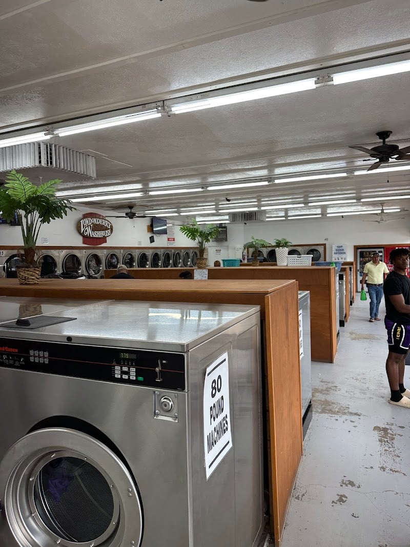 The Washhouse Laundromat with Wash & Fold Service - Laundromat in Denton
