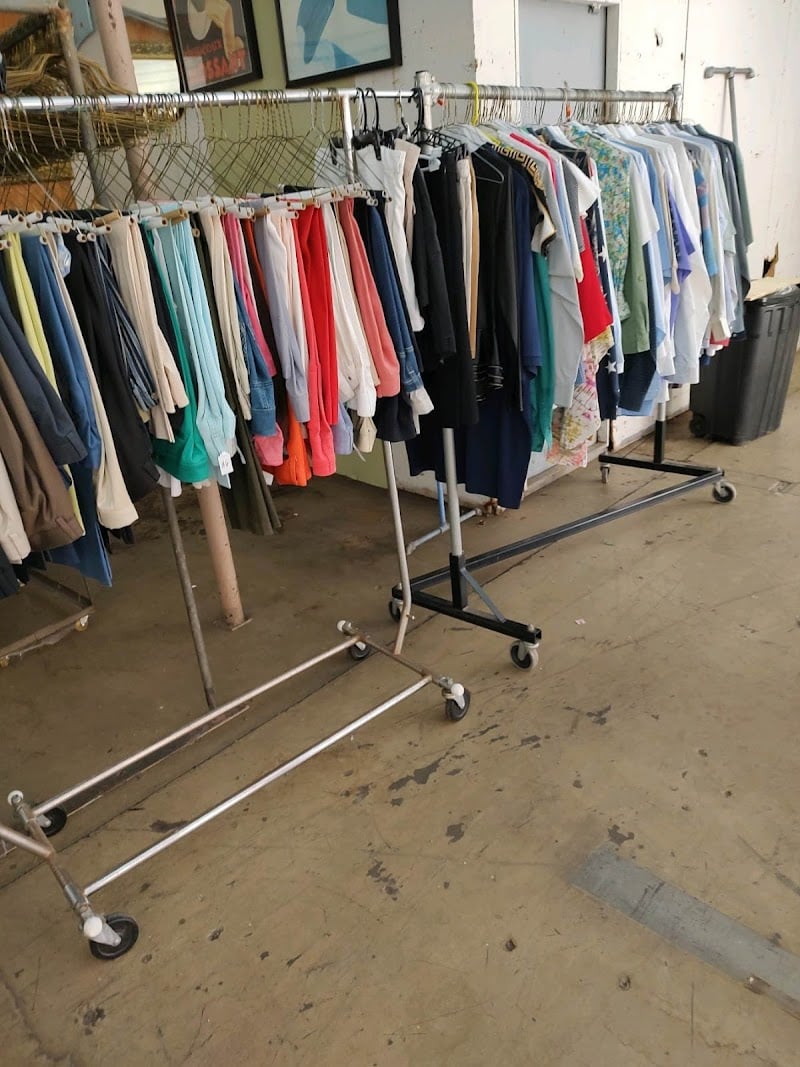 Top Hat Laundry Center - Laundromat in FL 33881