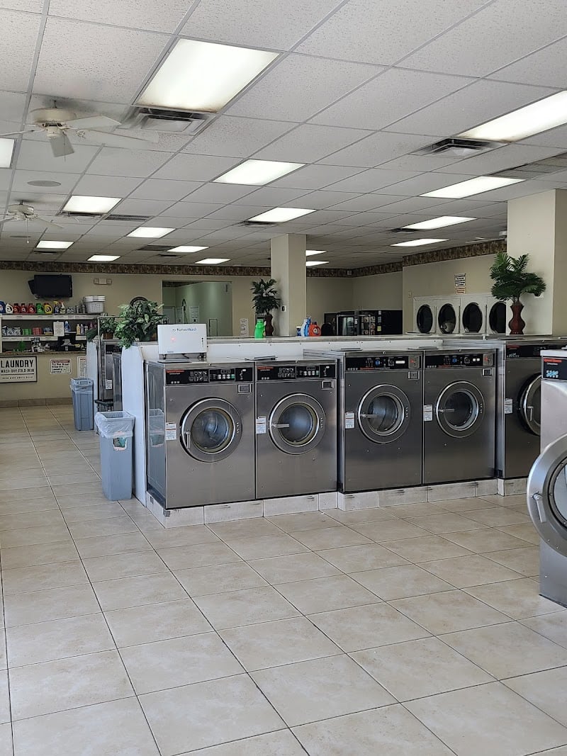 Town & Country Laundry - Laundromat in FL 34994