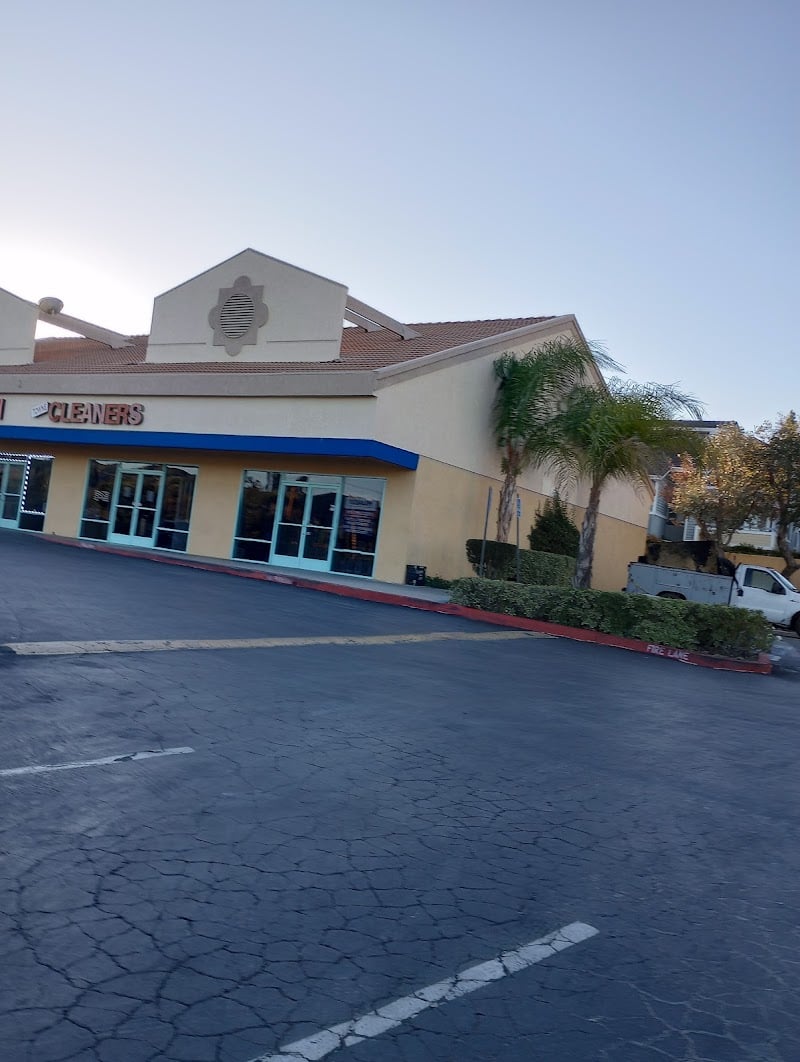 Towne Cleaners - Laundromat in CA 91351