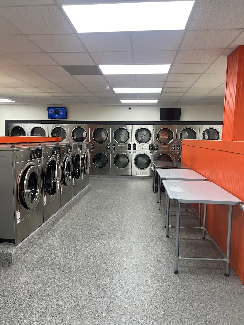 Tropical Laundromat ISB - Laundromat in FL 32114