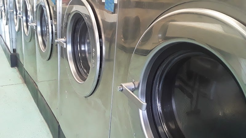 Tubs Coin Laundry - Laundromat in FL 33578