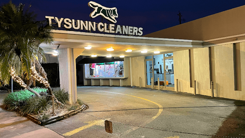Tysunn Dry Cleaners - Laundromat in FL 33143