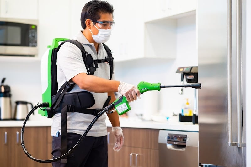 Vanguard Cleaning Systems of Southern CA - Laundromat in CA 90621