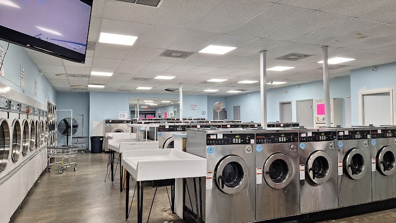 Village Square Laundry & Dry Cleaning - Laundromat in FL 34952