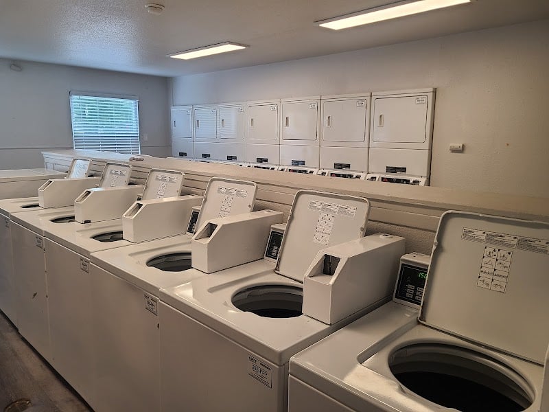 Wash Master Laundromat - Laundromat in Longview