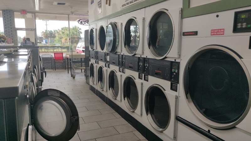 Weaver's Corner Laundromat - Laundromat in FL 33917