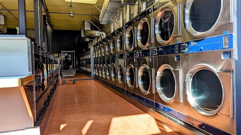 Woody's Laundromat - Laundromat in CA 94606