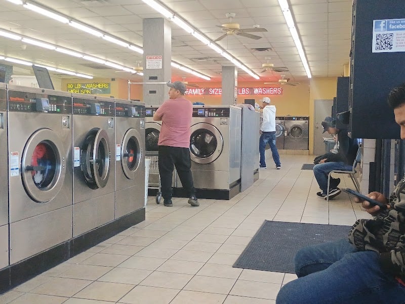 World o' Suds Coin Laundry - Laundromat in FL 32703