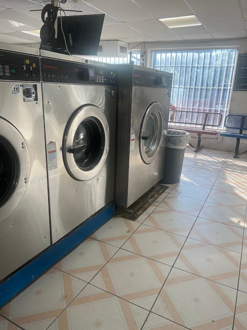 A R Washateria - Laundromat in Houston