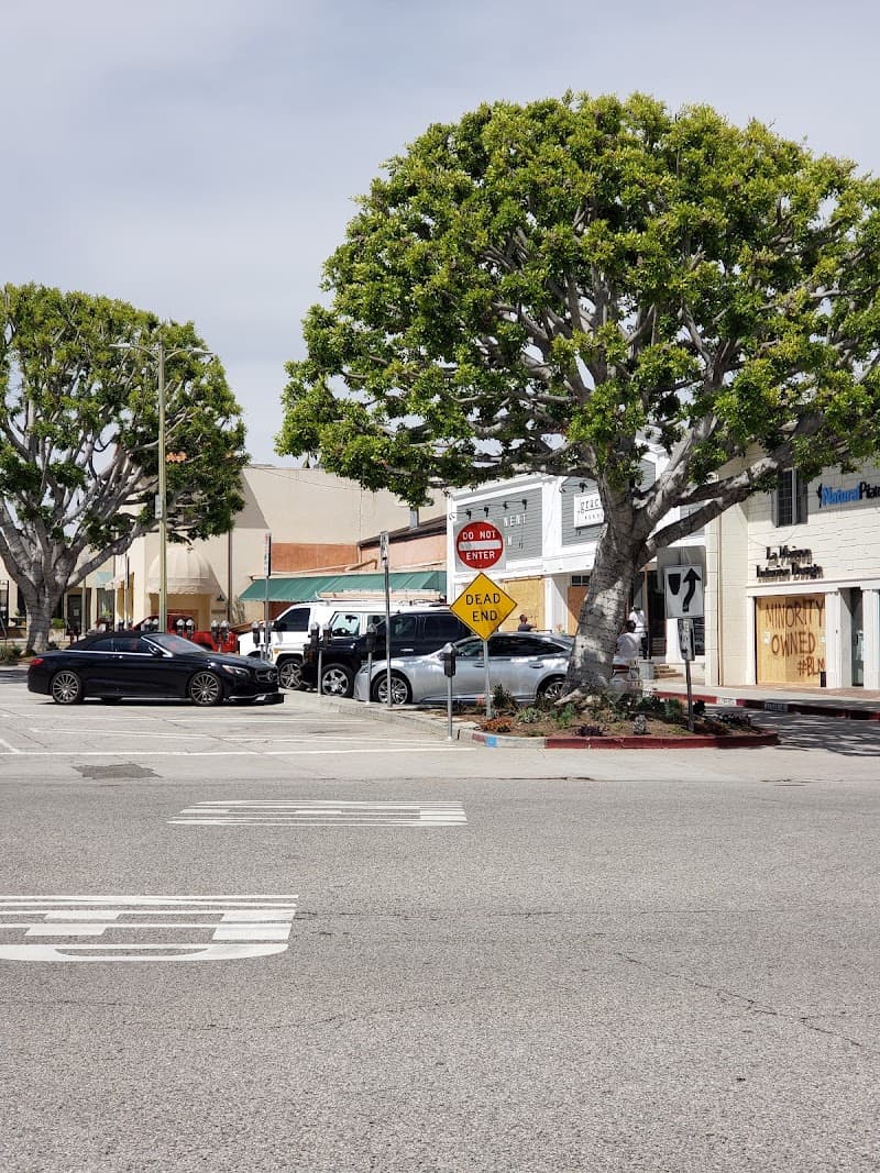 Brentwood Village Cleaners - Laundromat in CA 90049