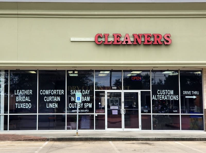 Dry clean Planet 9 - Laundromat in Houston