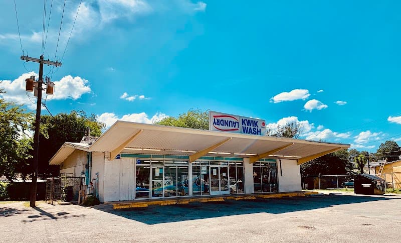 E-Z Wash - Laundromat in San Antonio