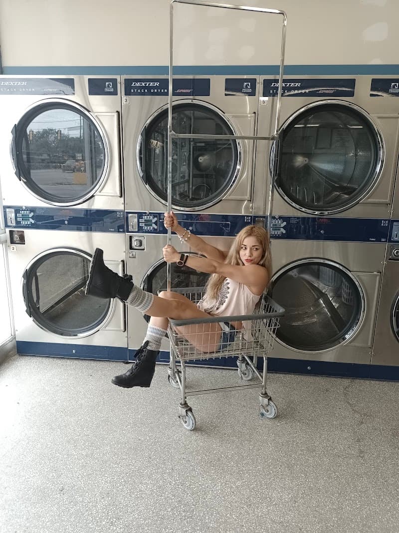 E-Z Wash - Laundromat in San Antonio