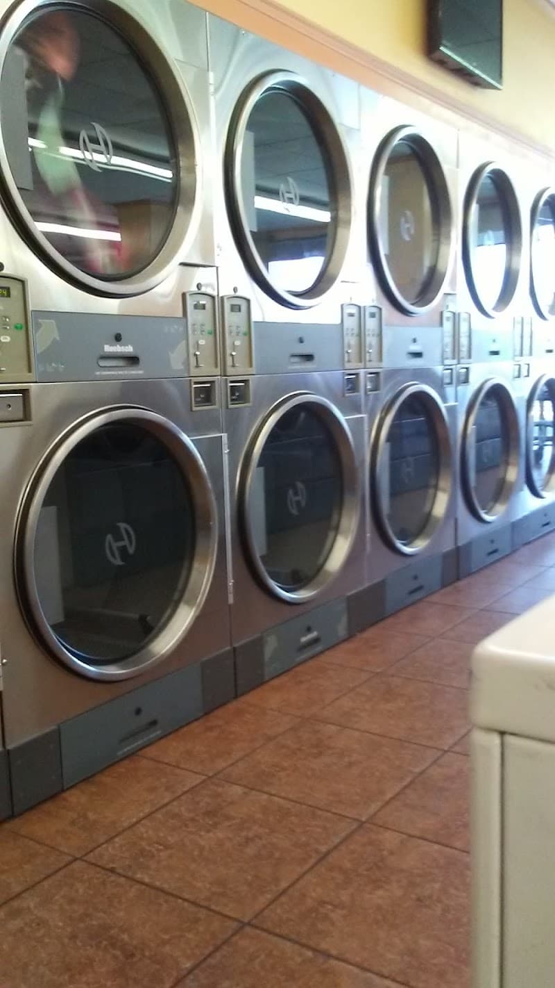Happy Laundry - Laundromat in CA 93702