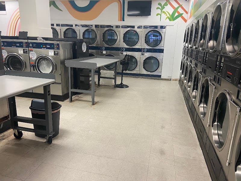 Henry's Washateria - Laundromat in Houston