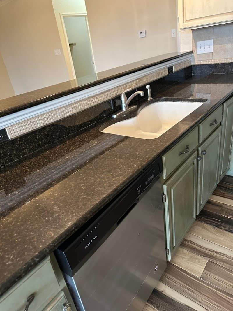 Juany Cleaning Service - Laundromat in Austin