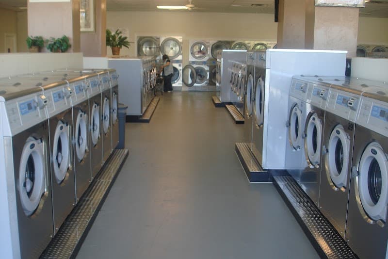 New Heavenly Washateria - Laundromat in Houston