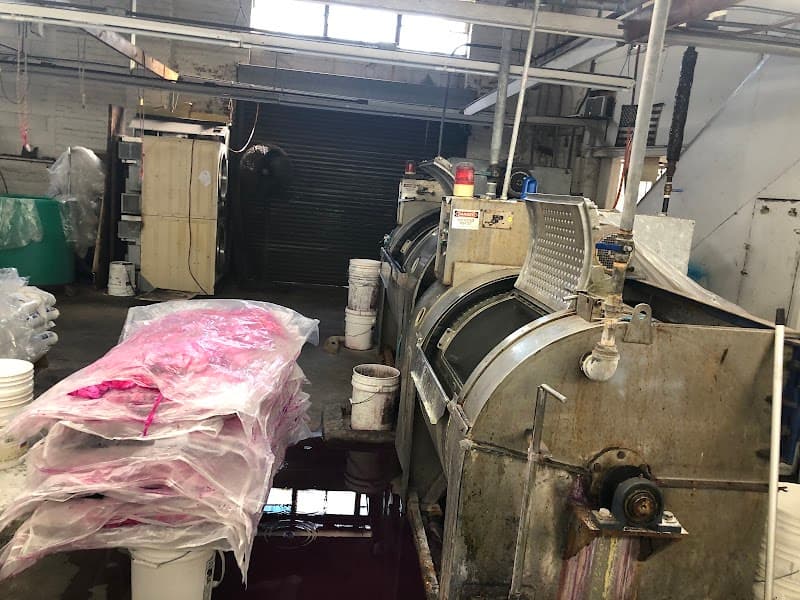 Novelty Colors - Laundromat in CA 90007