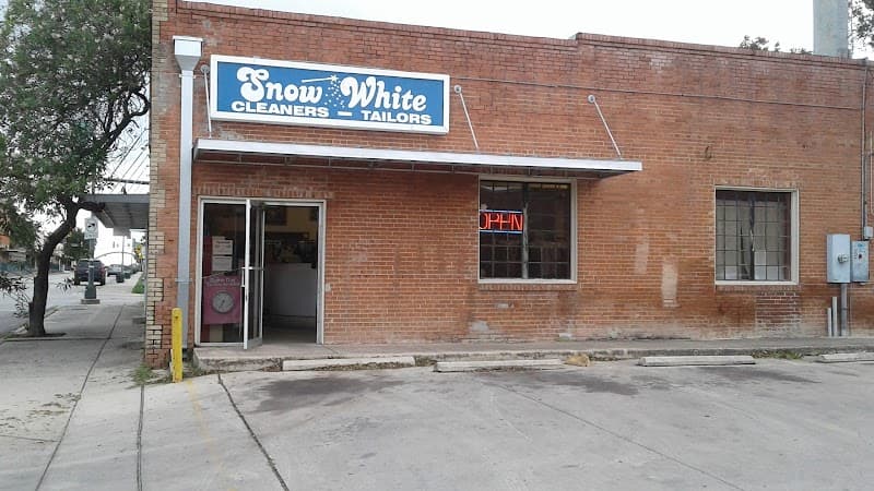 Snow White/TMC Cleaners & Alterations - Laundromat in San Antonio