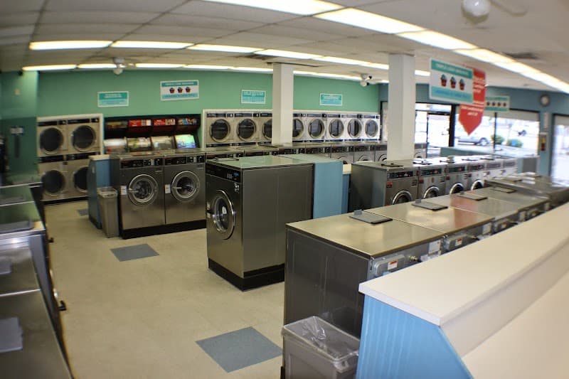 SuperClean Laundromats - Laundromat in CA 93727