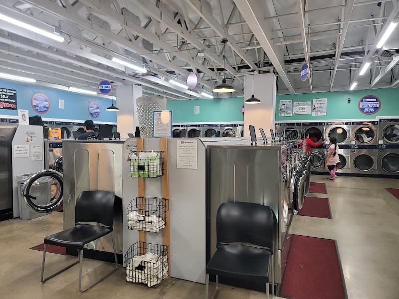 SuperClean Laundromats - Laundromat in CA 93727