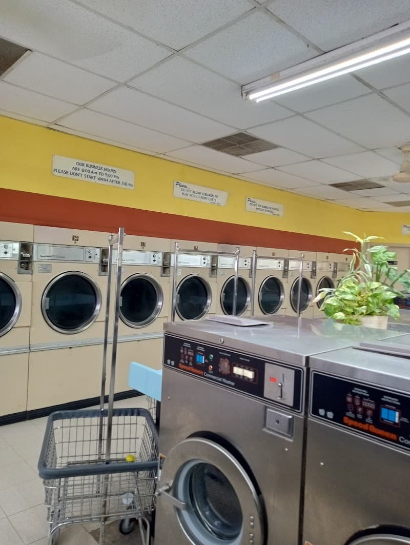 T & T Washateria - Laundromat in Houston