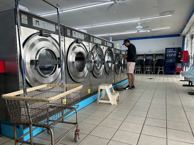 Washateria Land - Wash and Fold Services - Laundromat in Houston